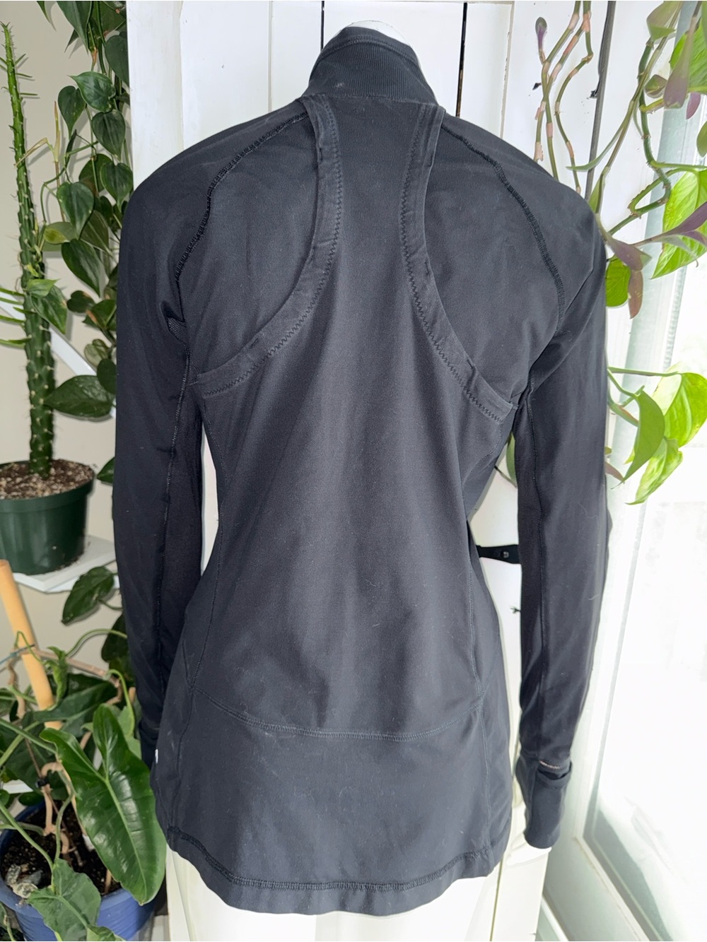 Black Half-Zip Lightweight Pullover Lululemon c5 jacket Sz 10 breathable nylon